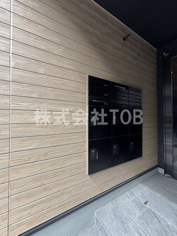 【その他共用部分】 | ＴＨＥ　ＢＥＬＵＧＡ　世田谷　ＲＥＳＩＤＥＮＣＥ | メールボックス　宅配ボックス