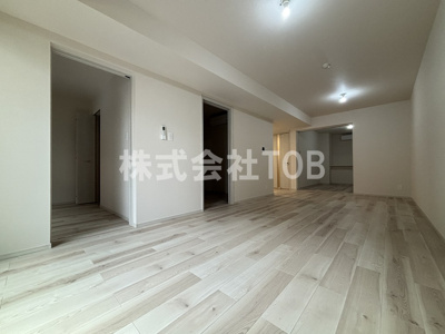 【居間・リビング】 | ＴＨＥ　ＢＥＬＵＧＡ　世田谷　ＲＥＳＩＤＥＮＣＥ | LDK12.4帖