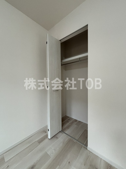 【収納】 | ＴＨＥ　ＢＥＬＵＧＡ　世田谷　ＲＥＳＩＤＥＮＣＥ | 洋室5.3帖　クローゼット