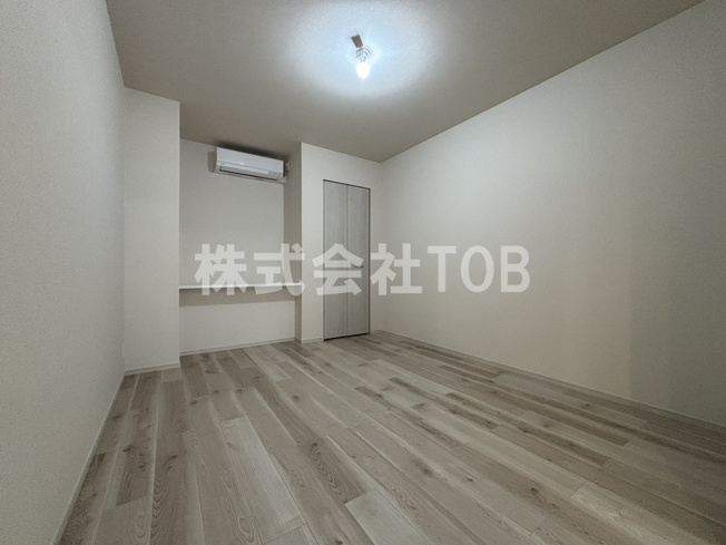 【洋室】 | ＴＨＥ　ＢＥＬＵＧＡ　世田谷　ＲＥＳＩＤＥＮＣＥ | 洋室6.1帖