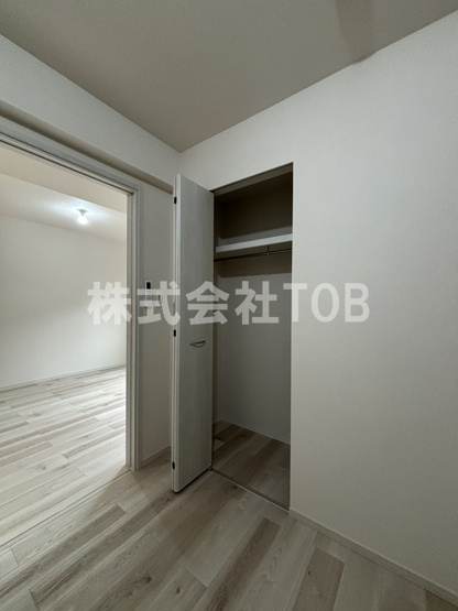 【収納】 | ＴＨＥ　ＢＥＬＵＧＡ　世田谷　ＲＥＳＩＤＥＮＣＥ | 洋室4.2帖　クローゼット