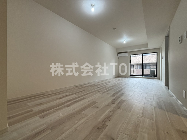 【居間・リビング】 | ＴＨＥ　ＢＥＬＵＧＡ　世田谷　ＲＥＳＩＤＥＮＣＥ | LDK12.4帖