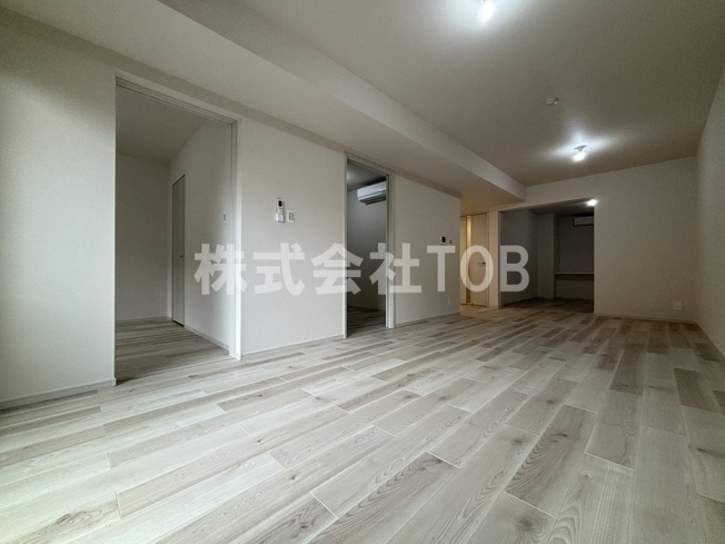 【居間・リビング】 | ＴＨＥ　ＢＥＬＵＧＡ　世田谷　ＲＥＳＩＤＥＮＣＥ | LDK12.4帖