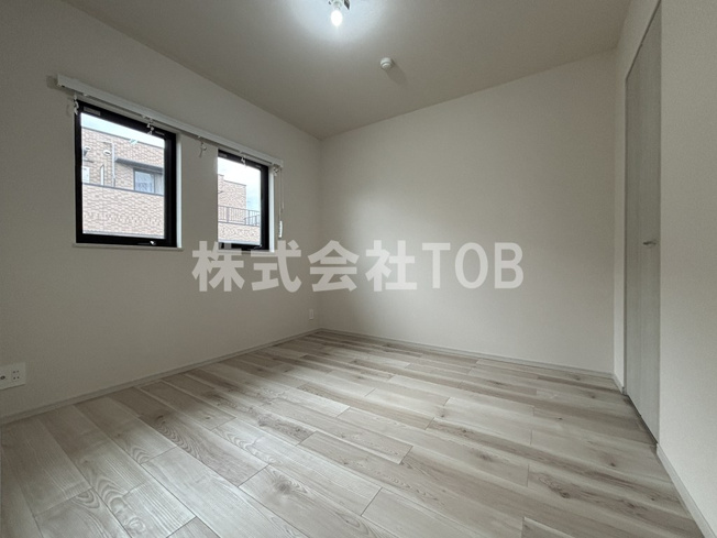 【洋室】 | ＴＨＥ　ＢＥＬＵＧＡ　世田谷　ＲＥＳＩＤＥＮＣＥ | 洋室5.3帖