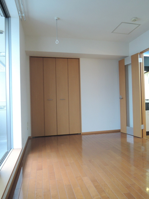 アルト南麻布の寝室|★明るいフローリングのお部屋です★