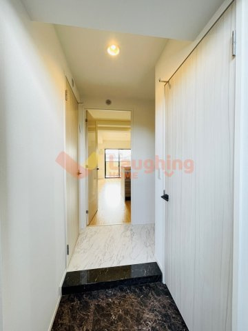 久留米市合川町の賃貸マンションの玄関|ゆったりとした玄関です