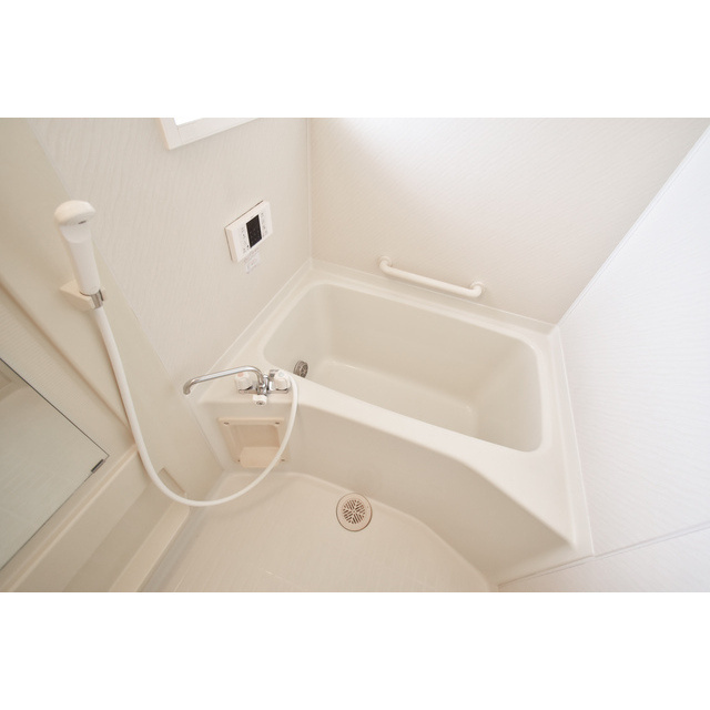 久留米市宮ノ陣６丁目のアパートの浴室|コンパクトで使いやすいお風呂です