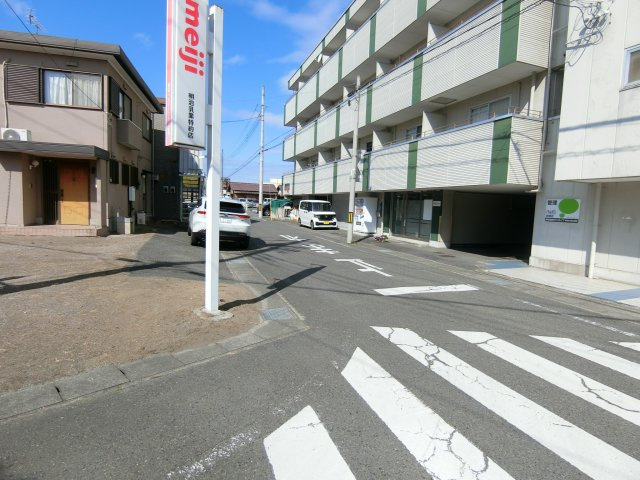 前橋市問屋町2丁目　【売土地・解体更地渡し】弊社売主の前面道路含む現地写真|前面道路含む現地写真です