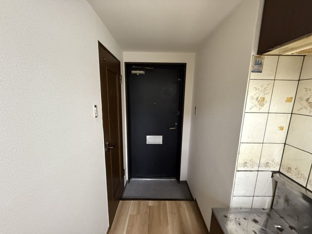 リアライズ服部の玄関