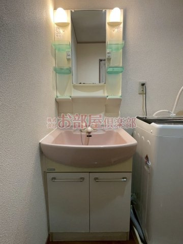 日栄ビルの洗面所|忙しい朝には欠かせない洗面所です