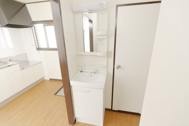 桜ビラＢ棟の独立洗面台
