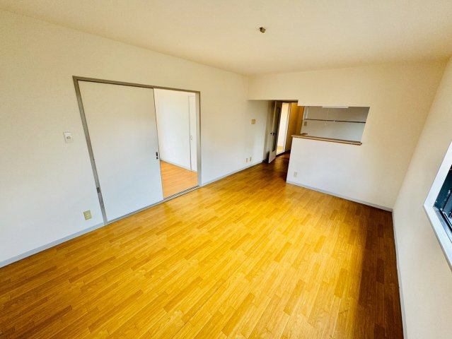 パストラルハイツＢ棟の居間・リビング