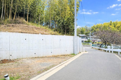 【前面道路含む現地写真】 | ◆青葉区奈良町建築条件付き売地◆ | ◆前面道路も幅員があり車の運転も安心！前面道路は閑静な住宅地。車通りの少ない道路です。お子様にも安心です。