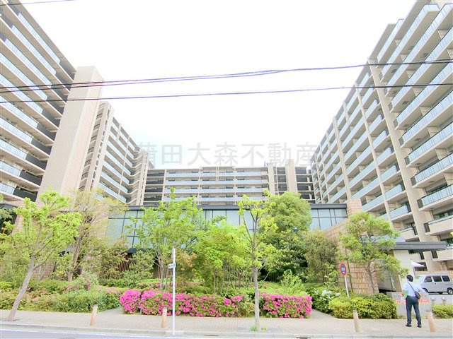 プラウドシティ大田六郷の外観|2017年2月築　RC鉄筋コンクリート造地上14階建て総戸数632戸
東京都大田区西六郷3丁目　京急本線六郷土手駅徒歩10分