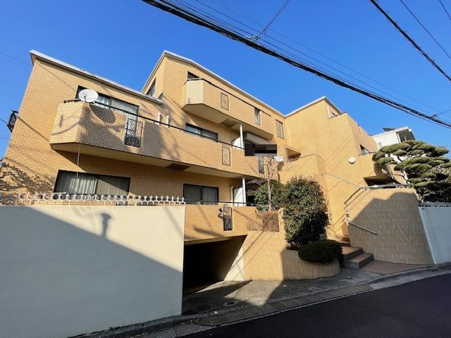 アトウェル神山の外観