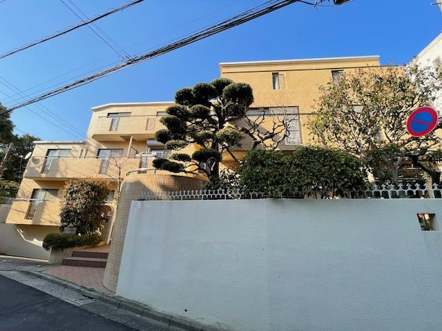 アトウェル神山の外観