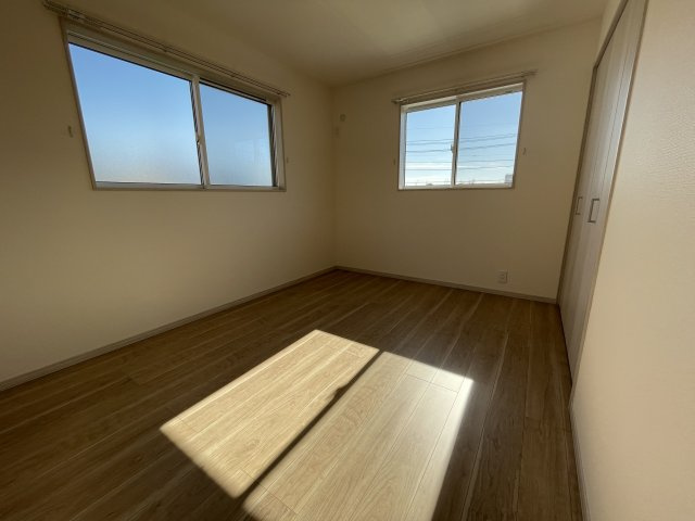 並木町3丁目戸建賃貸住宅の洋室|洋室１