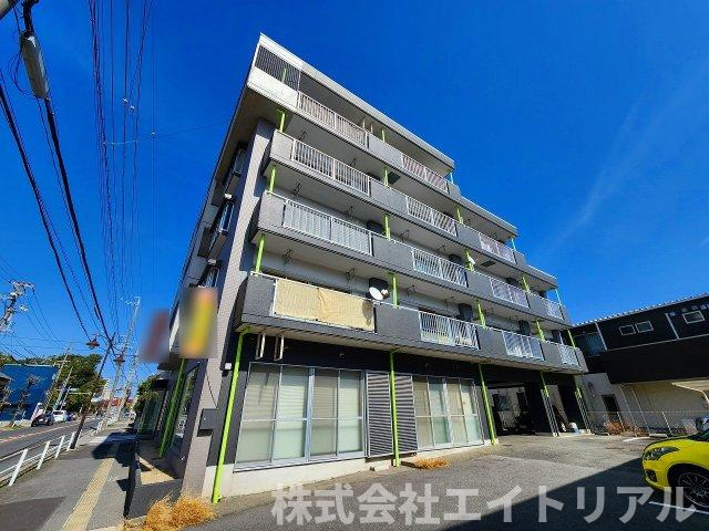 210ルミエールの外観