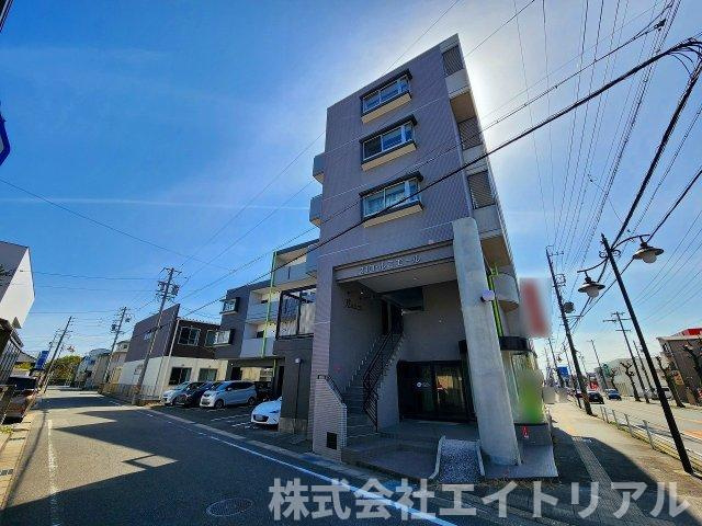 210ルミエールの外観