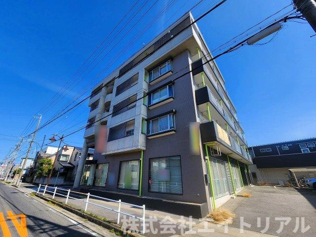 210ルミエールの外観