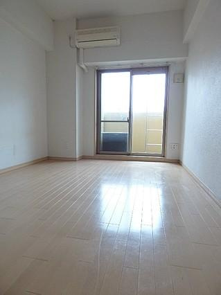 スワンズコート新神戸の居間・リビング