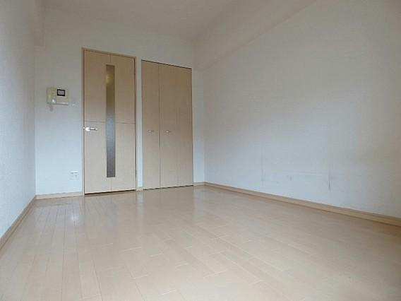 スワンズコート新神戸の居間・リビング