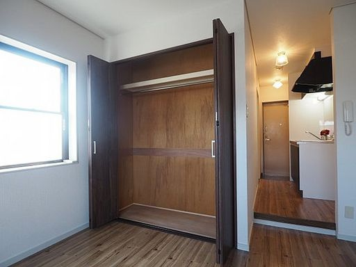 フローレス岡本の内装