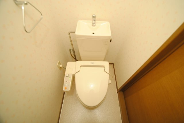 バティール西小森野B棟のトイレ|※同タイプの反転イメージ写真　現況優先