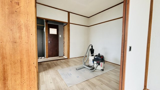 筑紫野市紫６丁目のアパートの居間・リビング