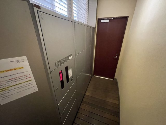 アーバングリーン神戸元町の玄関