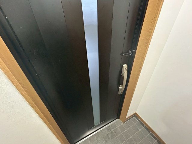 アルバ西条の玄関
