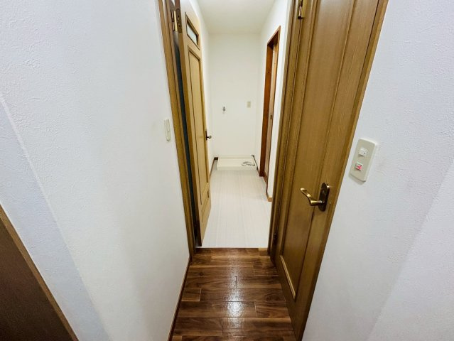 アルバ西条の玄関