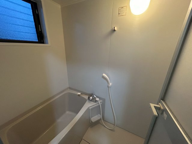 アルバ西条の浴室