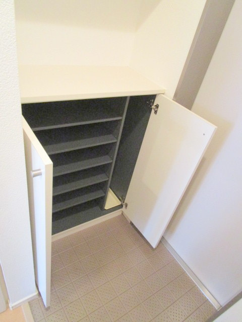 プチメゾン菅野の玄関|★シューズボックス★