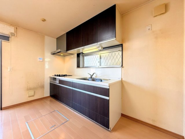 泉区和泉が丘3丁目　中古戸建ての浴室|◆お子様と一緒にバスタイムを楽しめる広々空間。浴室乾燥機付で心地よいバスタイムを実現します。
