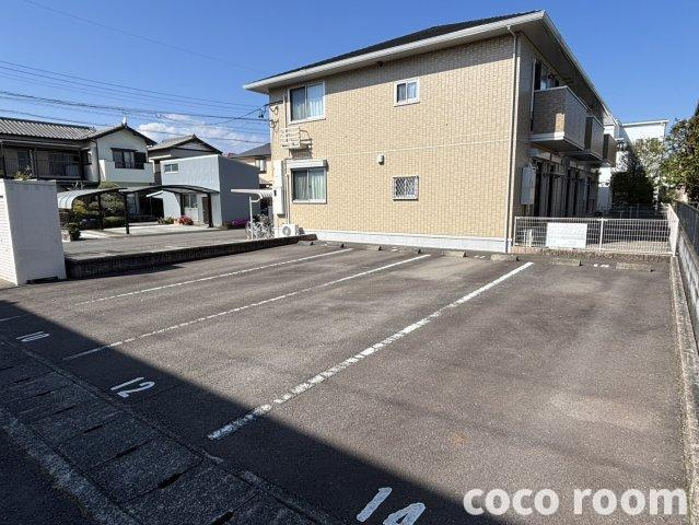 フローラの駐車場