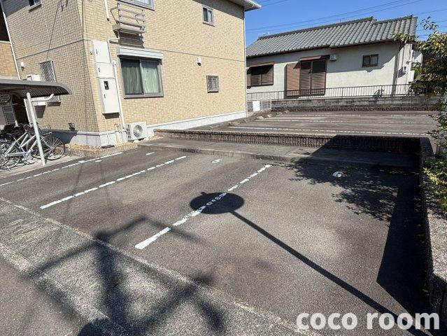 フローラの駐車場