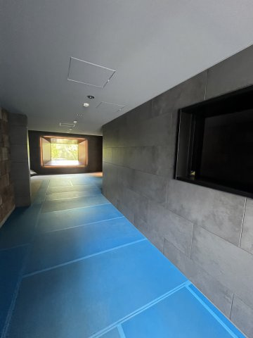 ONE ROOF RESIDENCE NISHINIPPORIのエントランス
