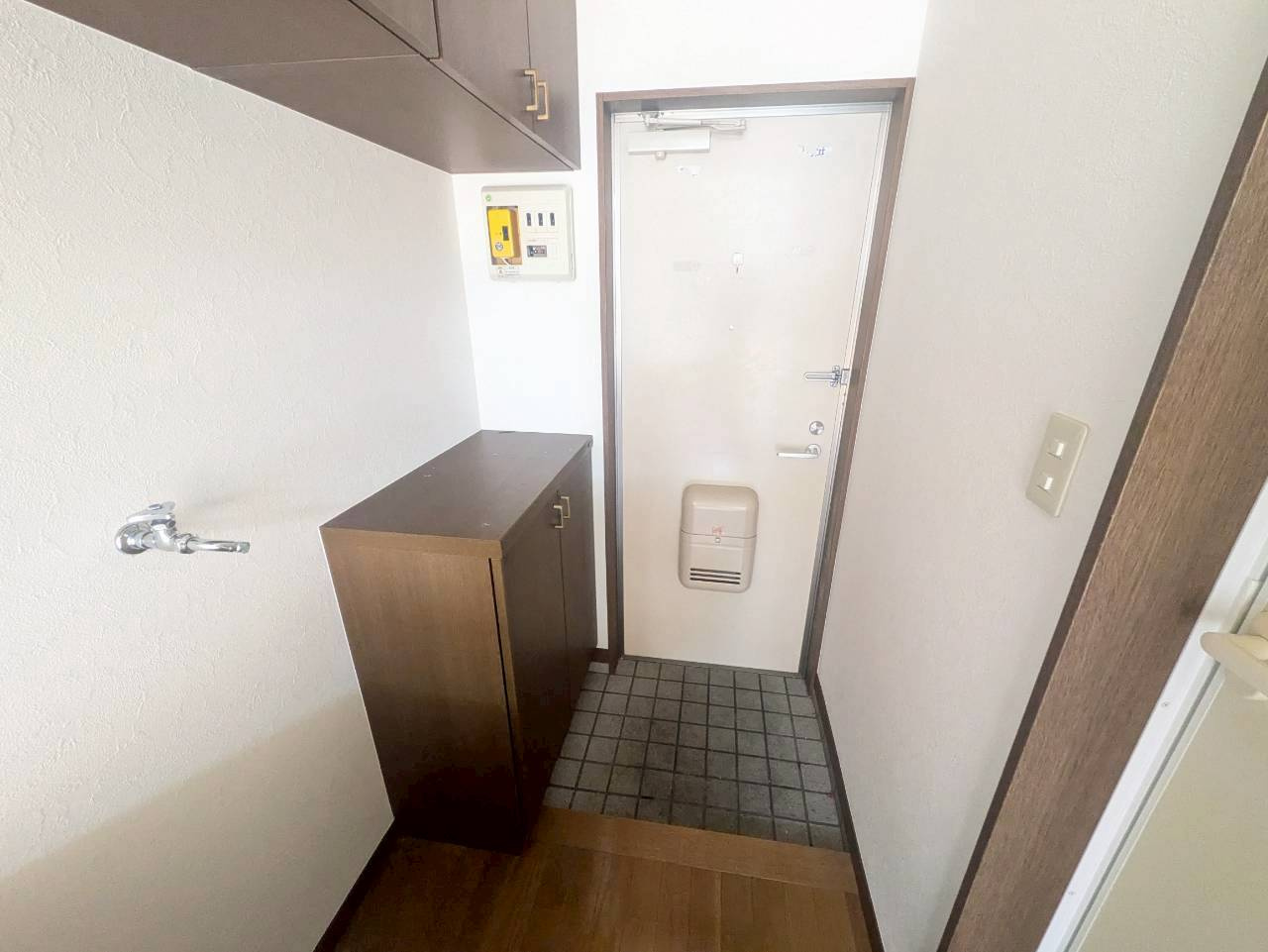 さいたま市浦和区東高砂町のアパートの玄関