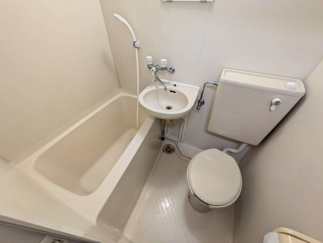 さいたま市浦和区東高砂町のアパートの浴室