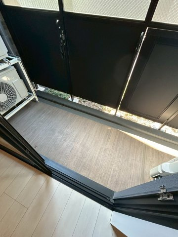 コンフォリア日暮里のバルコニー