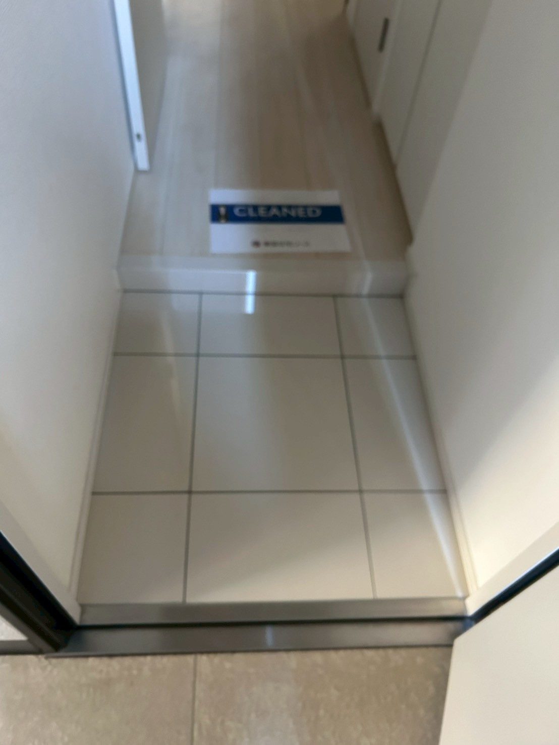 コンフォリア日暮里の玄関