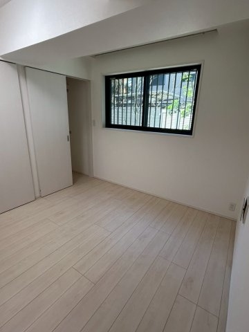 コンフォリア日暮里の洋室