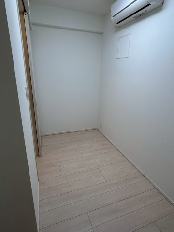 コンフォリア日暮里の洋室