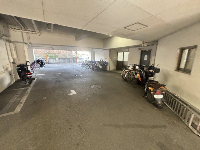 ステラ田中町の駐車場