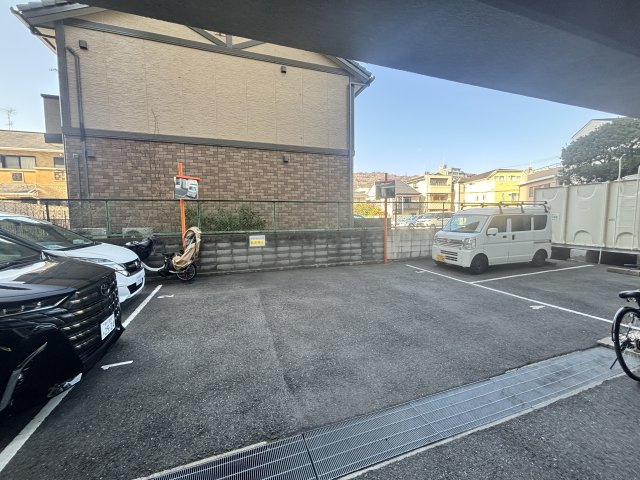 ステラ田中町の駐車場