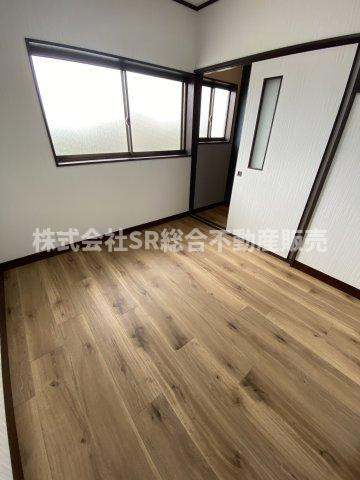 玉串元町2丁目中古戸建の洋室|使い勝手のいい洋室です