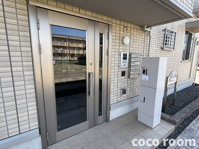 ヴィラ　ピーノのエントランス
