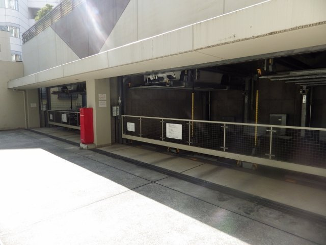 ベルファース本郷弓町の駐車場
