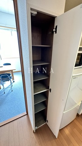 レオパレスニュー宝木ガーデンの収納